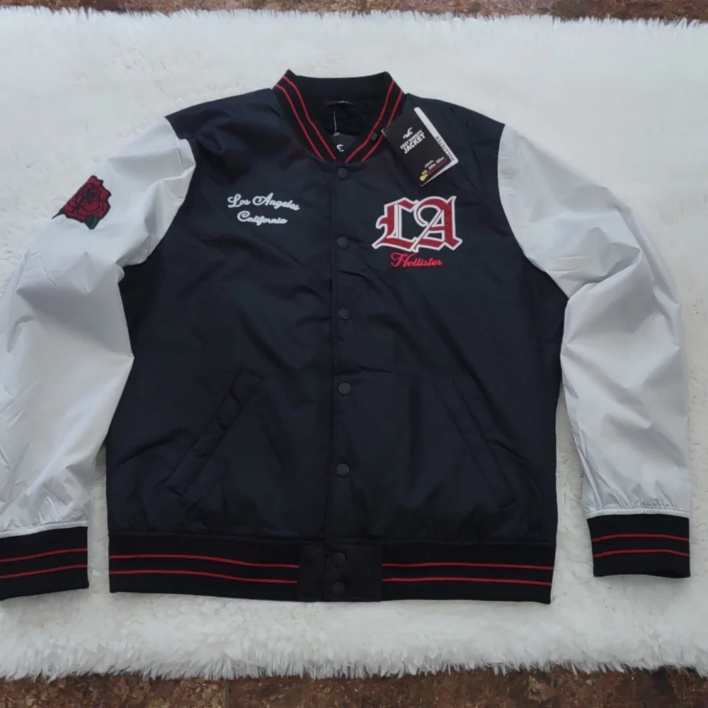 HOLLISTER COZY VARSITY JACKET. - Picture 3 of 17